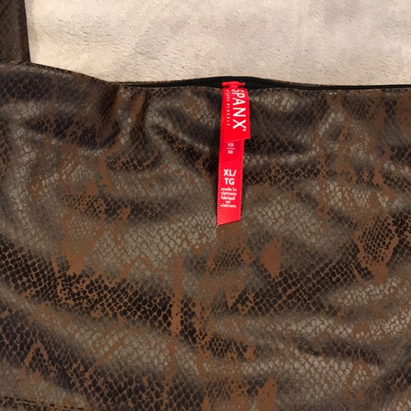 NWT SPANX SNAKE PRINT FAUX LEATHER LEGGINGS - Picture 8 of 8